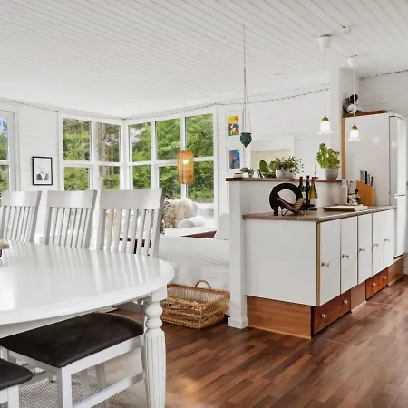 펜션 Fritsa - 8km From The Sea In Djursland And Mols By Interhome